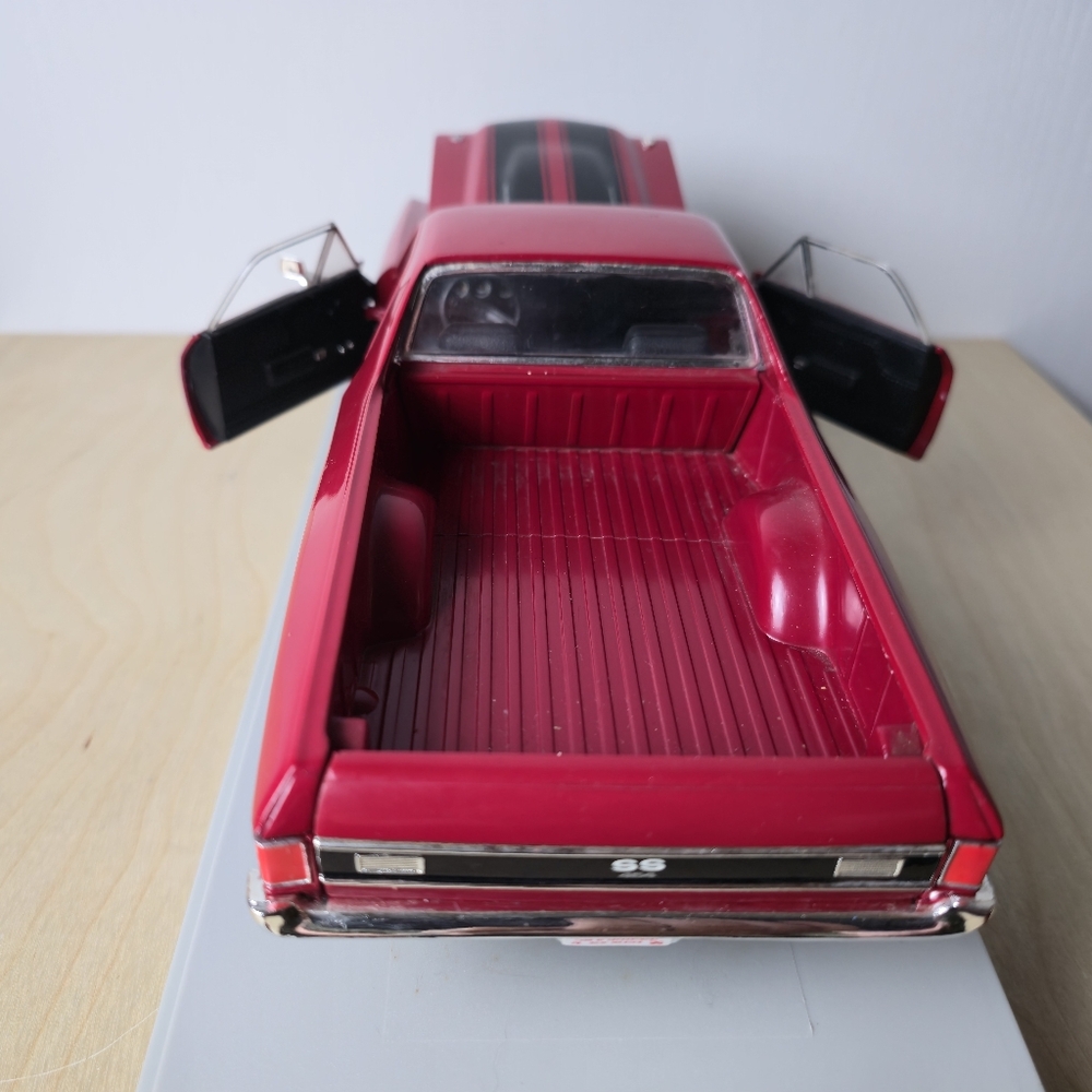 American Muscle '70 El Camino SS454 Model Car - Picture 16 of 16
